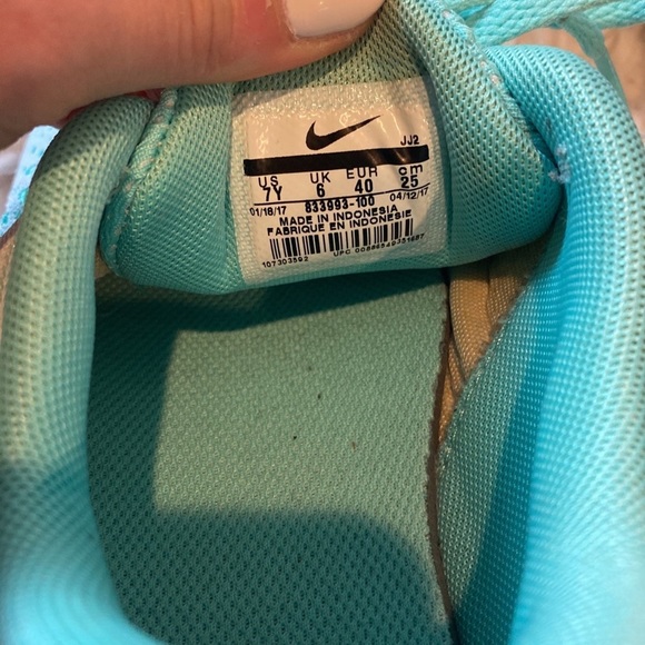 Nike free Run Mint Green Sneakers - Picture 5 of 7